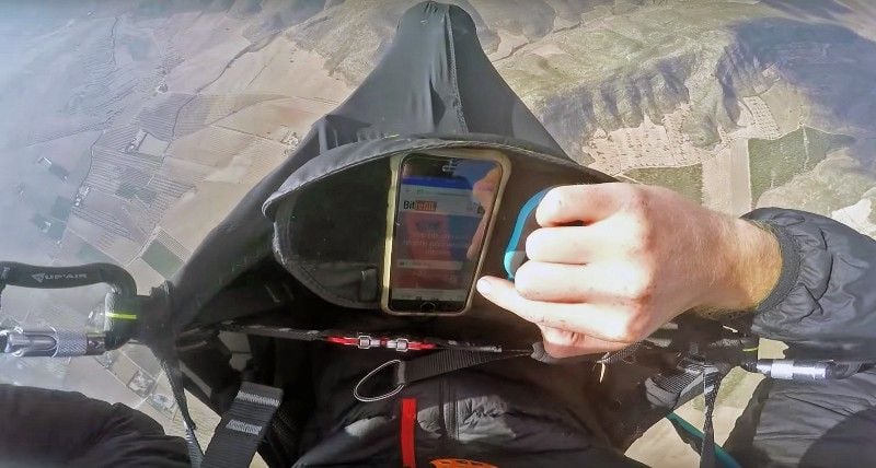 Paraglider uses Bitrefill… in flight!